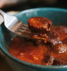 La Oveja Negra: comida rica, conciencia y buen rollo en Lavapiés
